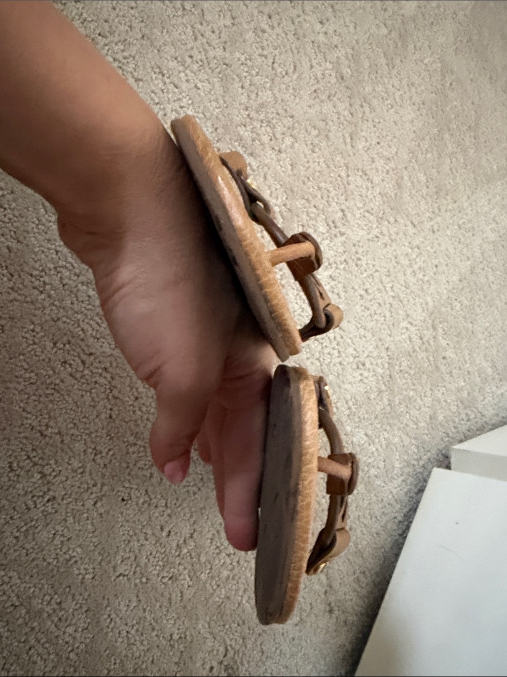 Tory Burch Miller Cognac Leather Logo Thong Sandals - Picture 3 of 4